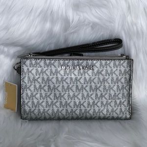 NWT Michael Kors Wristlet